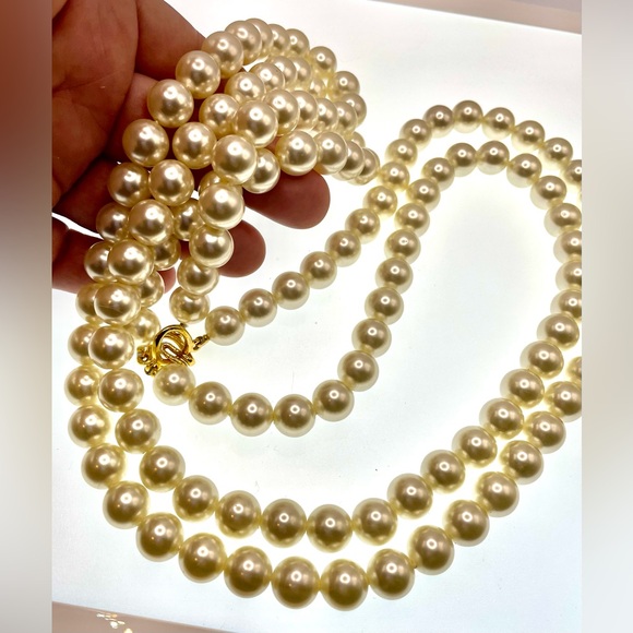 Vintage Gold Tone Long Double Strand Beaded White Faux Pearl Necklace - Picture 4 of 5